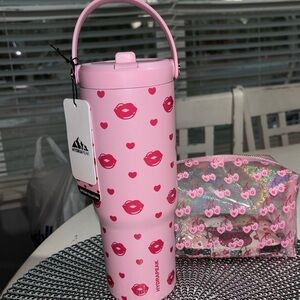 💗 Limited Edition Hydrapeak Lip Tumbler 💗
